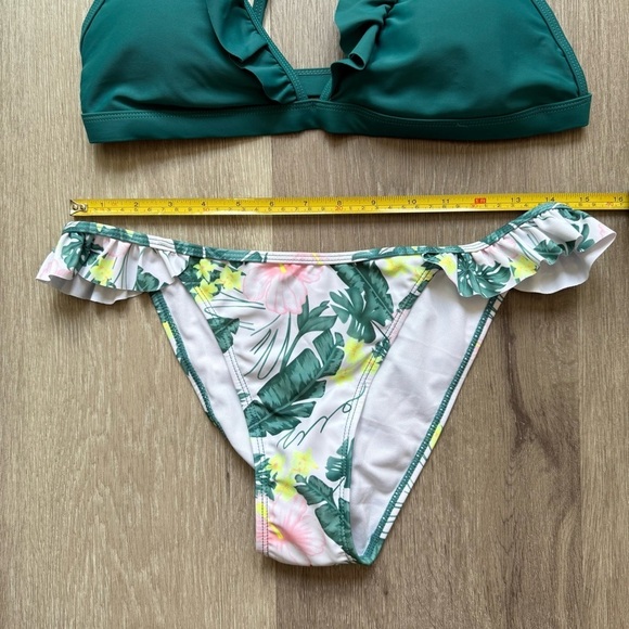 Shekini Green and White Bikini with Tropical Floral Beach Size L Swim Resort - Picture 4 of 7